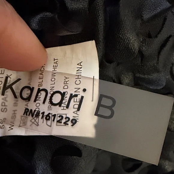 Chic Black Textured Long Sleeve Dress - Picture 3 of 5